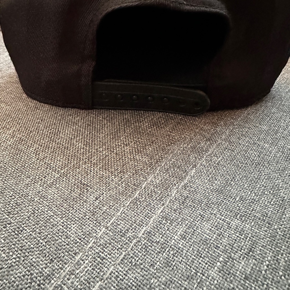 Nintendo Super Mario Black Hat SnapBack Youth - Picture 2 of 4